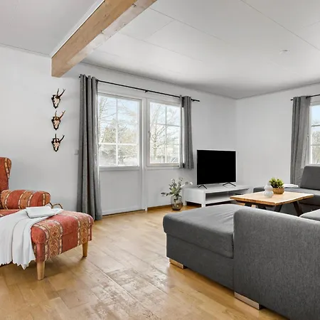 5 Bedroom Pet Friendly In * Nibe