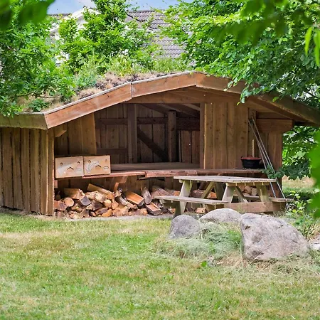 5 Bedroom Pet Friendly In * Nibe