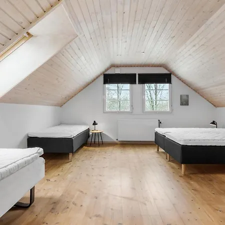 Дом отдыха 5 Bedroom Pet Friendly In *